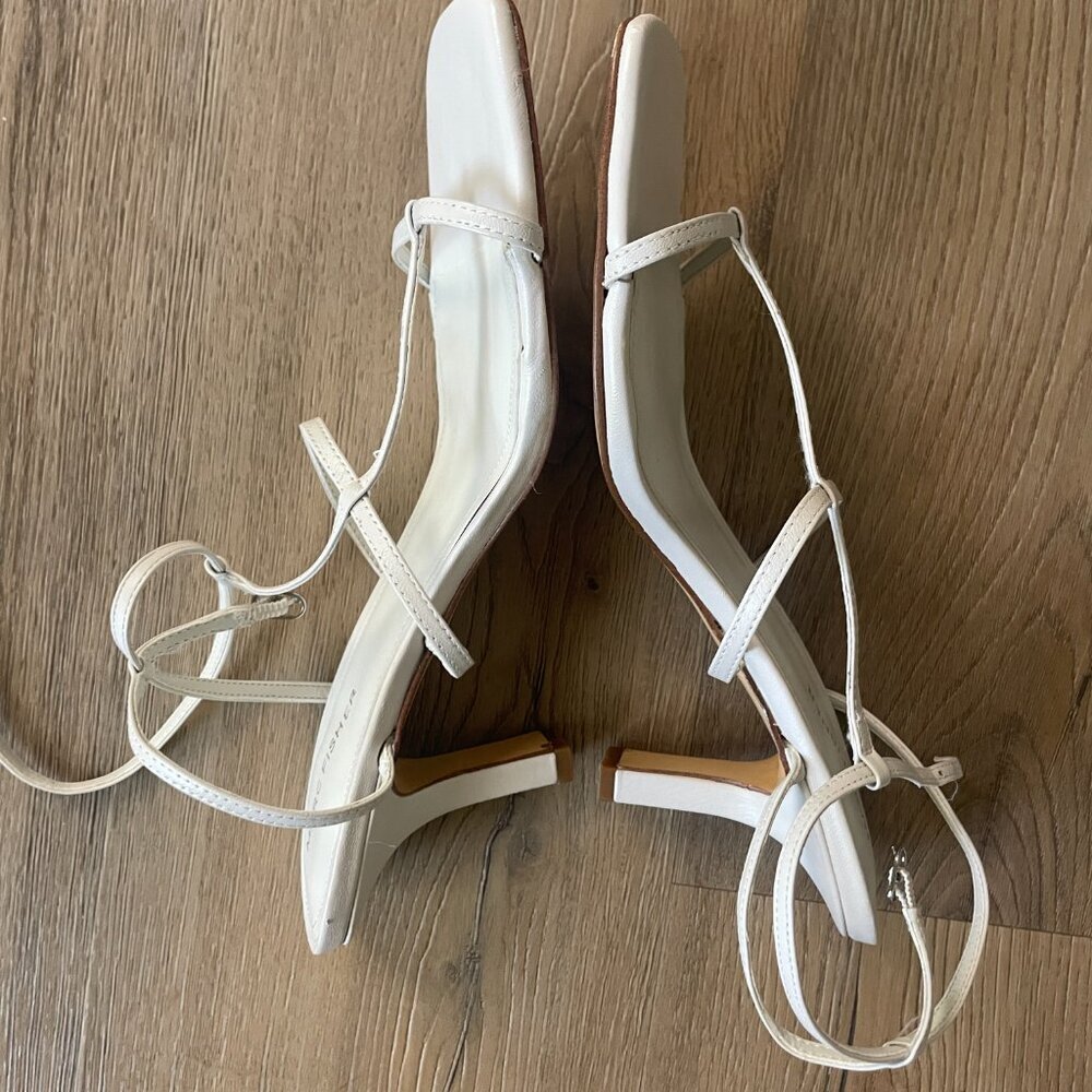 Marc Fisher Women's White Leather Strappy Kitten Heel Sandal Shoes 10M! - Picture 4 of 8